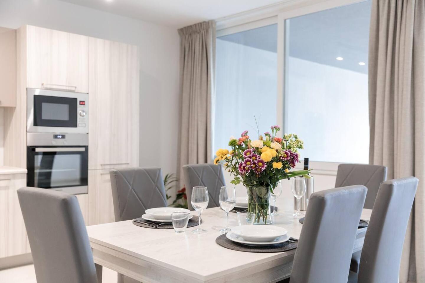 9Ten11 Seafront By Homely Mellieha Exterior photo