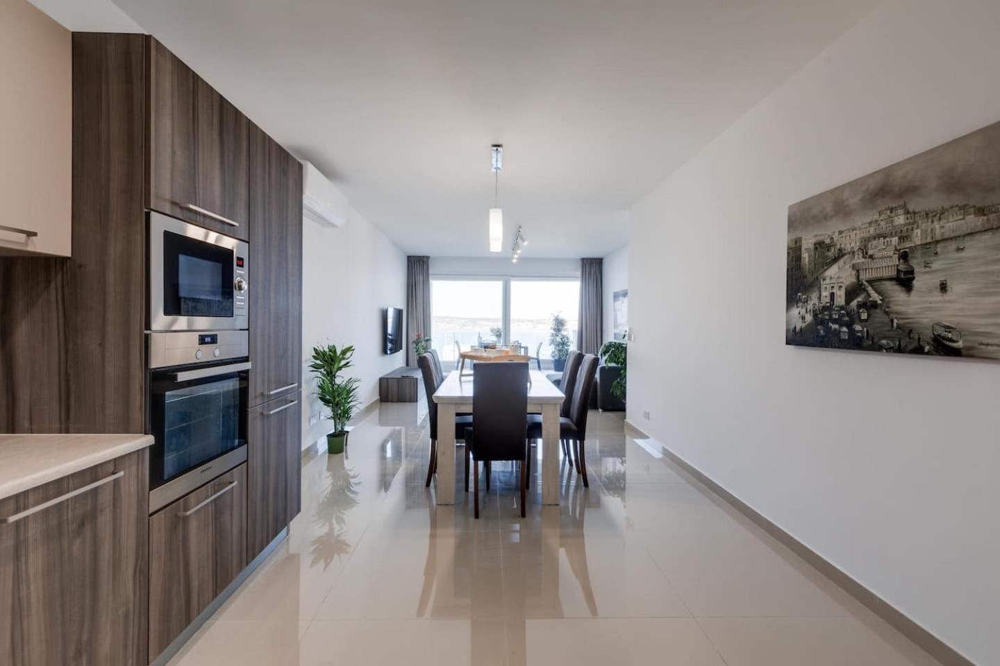 9Ten11 Seafront By Homely Mellieha Exterior photo