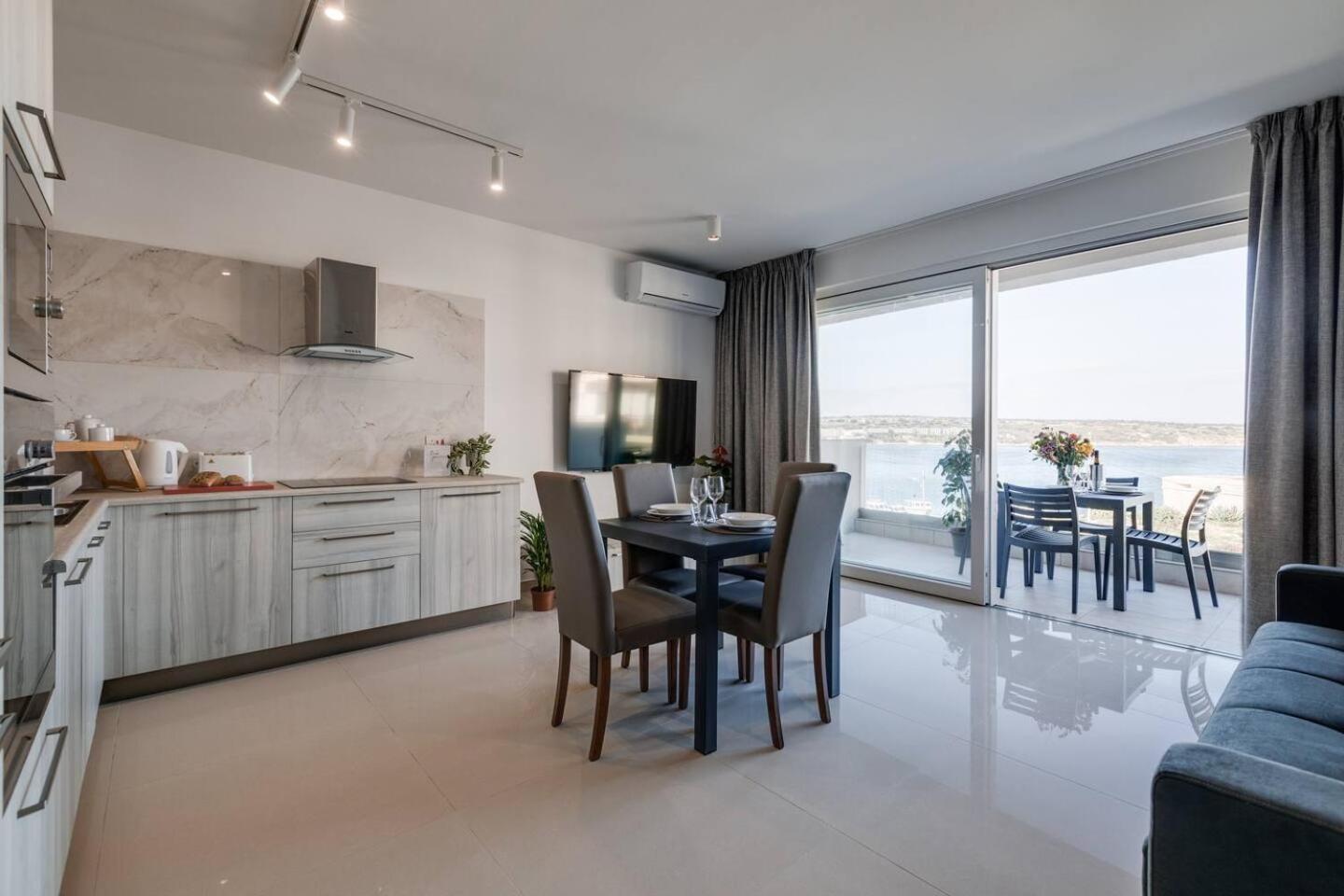 9Ten11 Seafront By Homely Mellieha Exterior photo